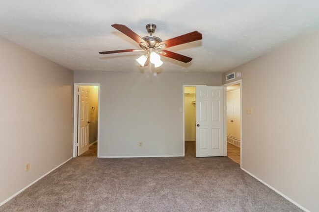 Building Photo - 15619 Loma Verde Dr