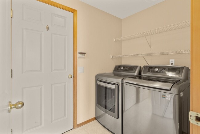 Building Photo - Beautiful 4 bedroom 2.5 bath in Maple Valley