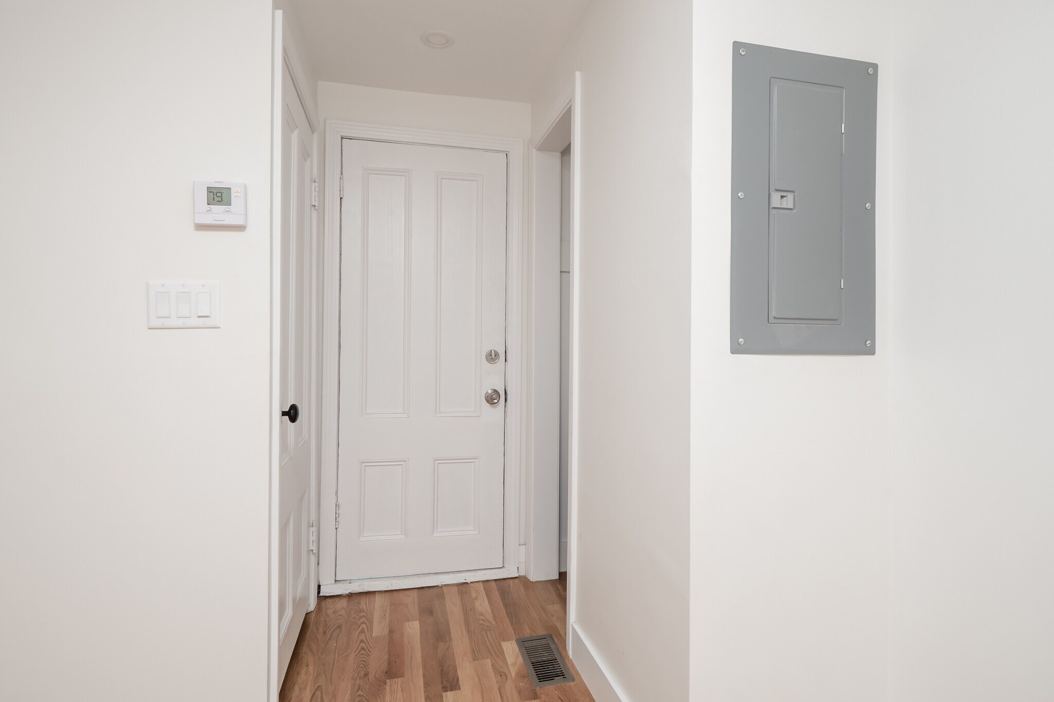 Building Photo - 92 Clinton Place Unit #2