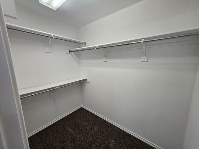 Building Photo - 6116 Thursby Ave