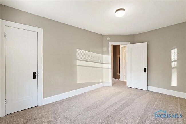 Building Photo - 4349 Burnham Ave