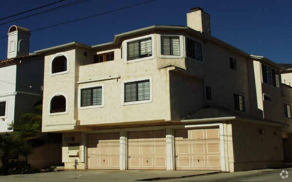 Building Photo - 543 E Walnut Ave