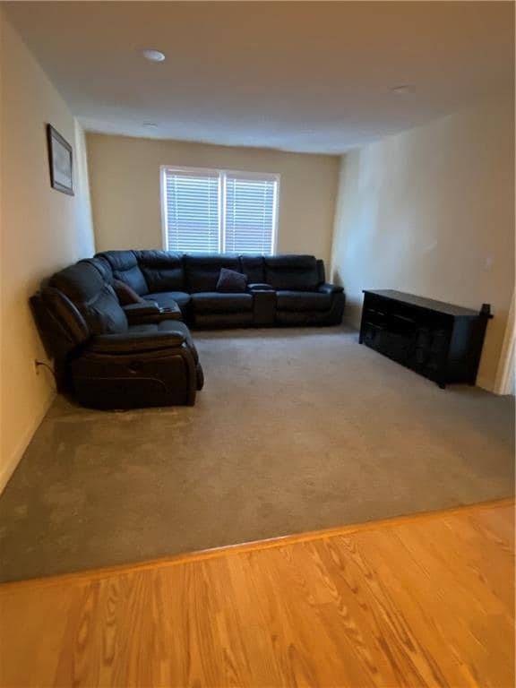 Building Photo - 5 Apple Valley Pky