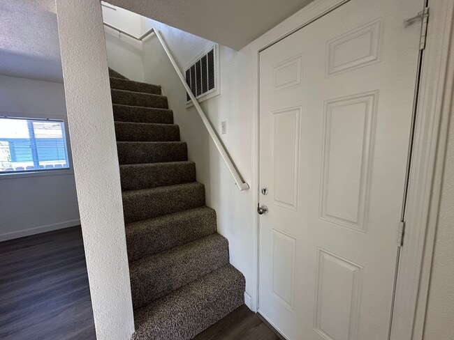 Building Photo - $1,000 Off First Months Rent!! Sparks 2 be...