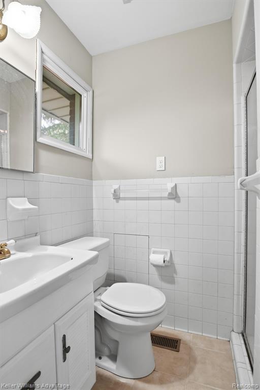 Building Photo - 23748 E Le Bost