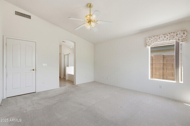 Building Photo - 4626 E Thorn Tree Dr