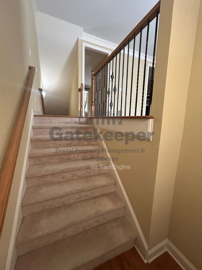 Building Photo - 106 Lexington Village