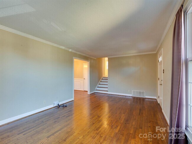 Building Photo - 4917 White Oak Rd