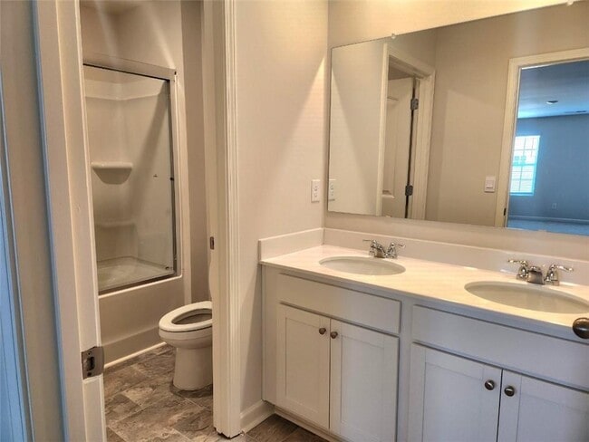 Building Photo - 710 Brookfield Dr