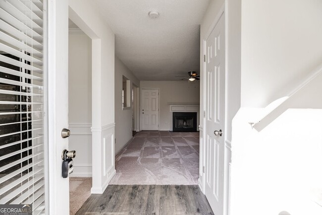 Building Photo - 6968 Foxmoor Way