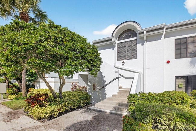 Building Photo - 7455 Glendevon Ln