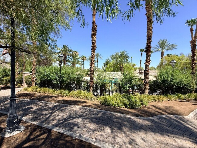 Building Photo - 2050 W Warm Springs Rd