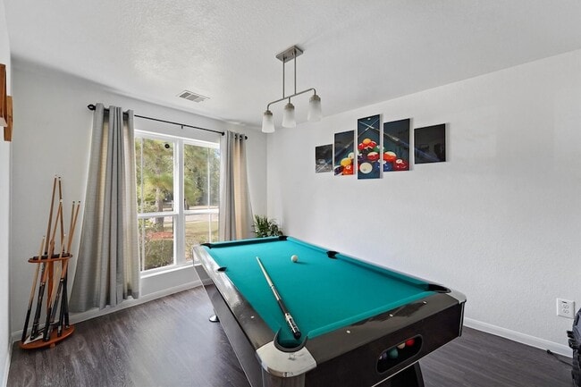 Building Photo - 18523 Windy Stone Dr