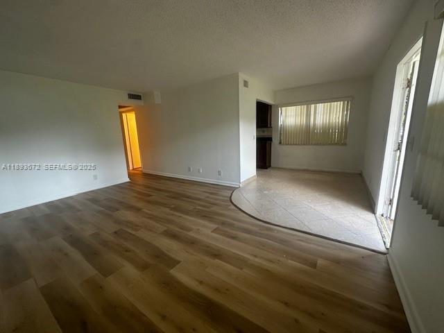 Building Photo - 182 Dorset E