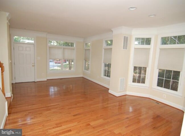 Building Photo - 2404 13th Ct N