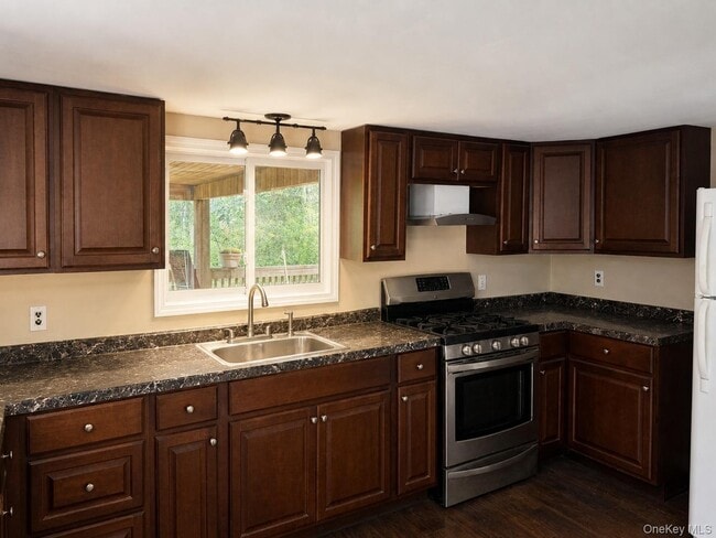 Building Photo - 46 Lime Kiln Rd