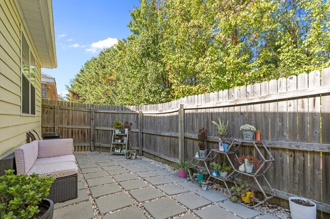 Building Photo - 155 Nautico Way