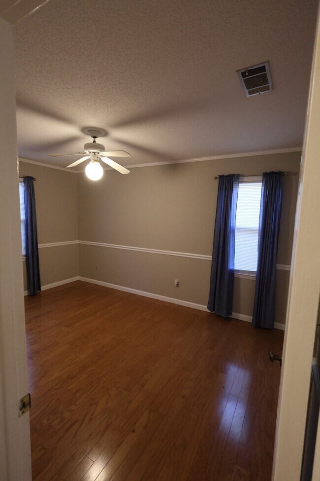 Building Photo - 313 Palomino Path