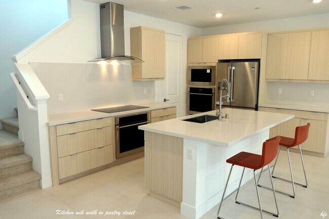 Building Photo - Canyon View Estates, Unfurnished, long Term