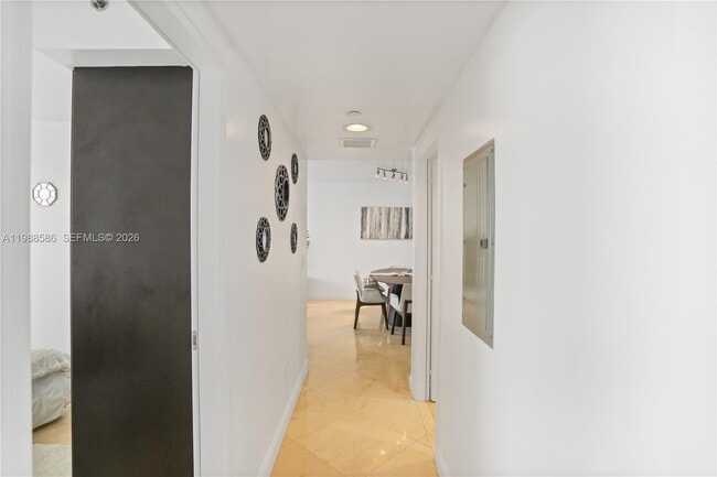 Building Photo - 1830 S Ocean Dr