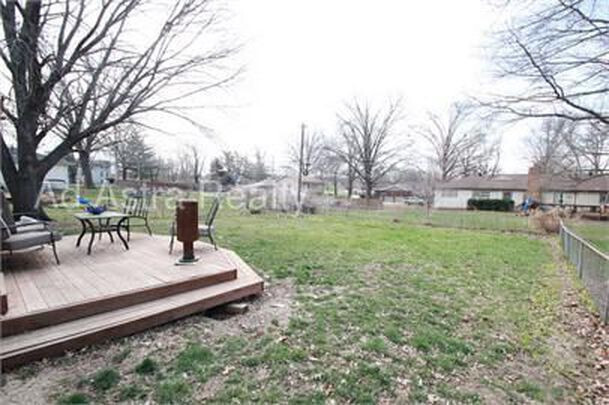 Building Photo - Beautiful 3 Bed Home in KCMO - Available N...