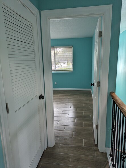 Building Photo - 2010 Seminole Blvd S