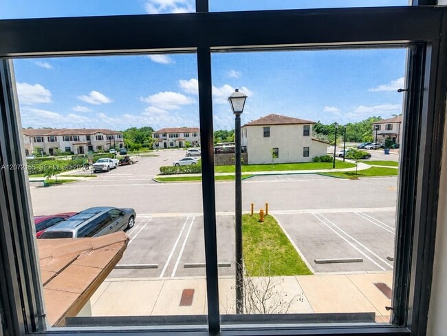 Building Photo - 23060 SW 99th Ct