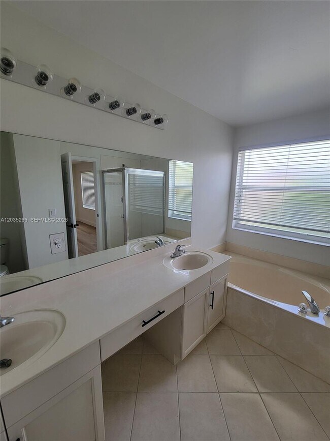 Building Photo - 9936 Woodworth Ct