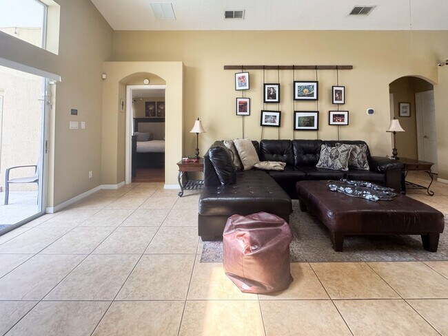 Building Photo - 3154 Samosa Hill Cir