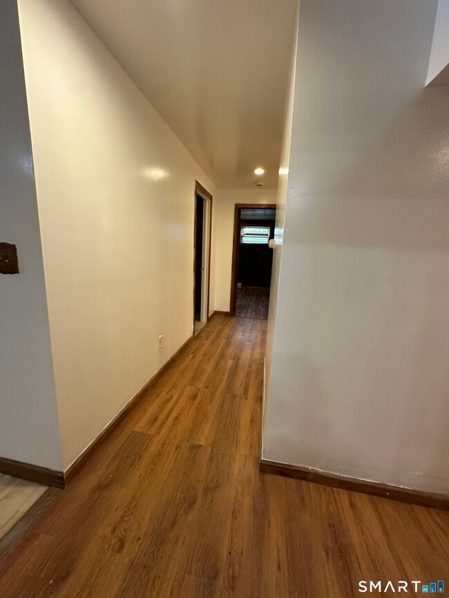 Building Photo - 48 Hunters Ave