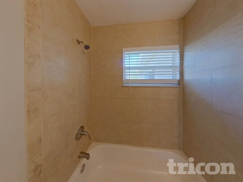 Building Photo - 11158 109th Way N