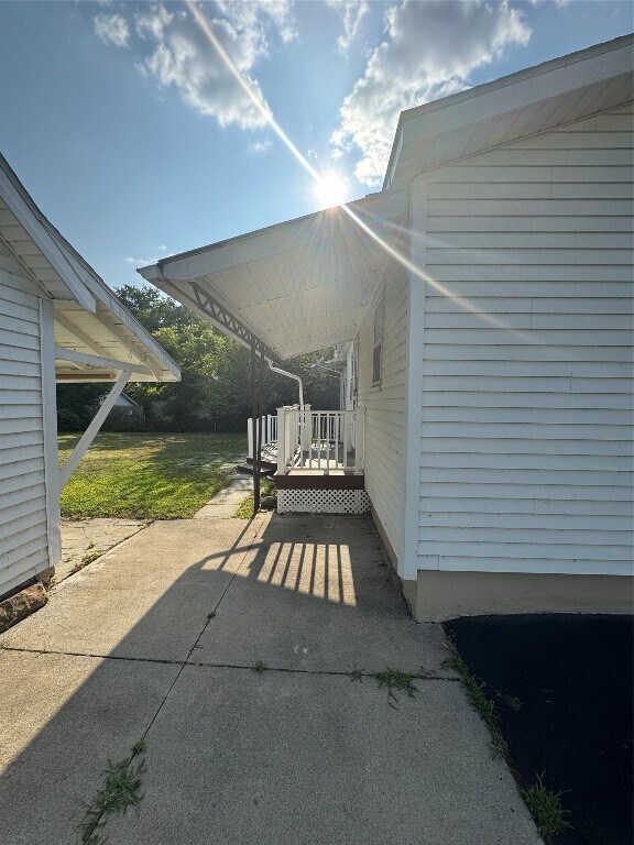 Building Photo - 128 Hawthorne St