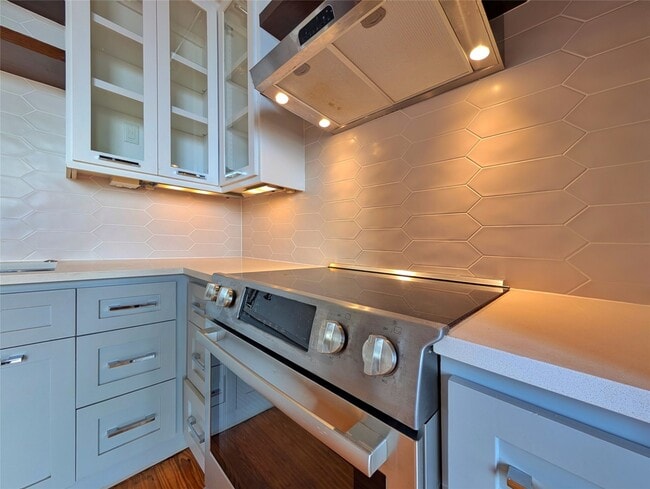 Building Photo - 2400 Mechanic St