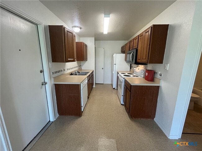 Building Photo - 503 E Union Ave