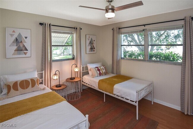 Building Photo - 138 SE 30th St