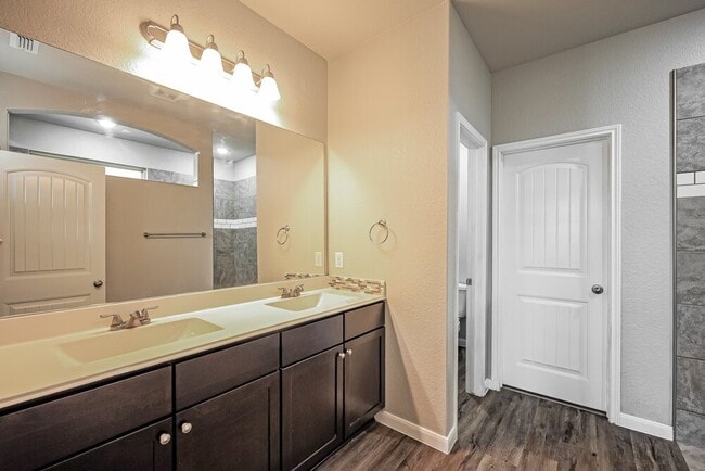 Building Photo - 15815 Spruce River Ct
