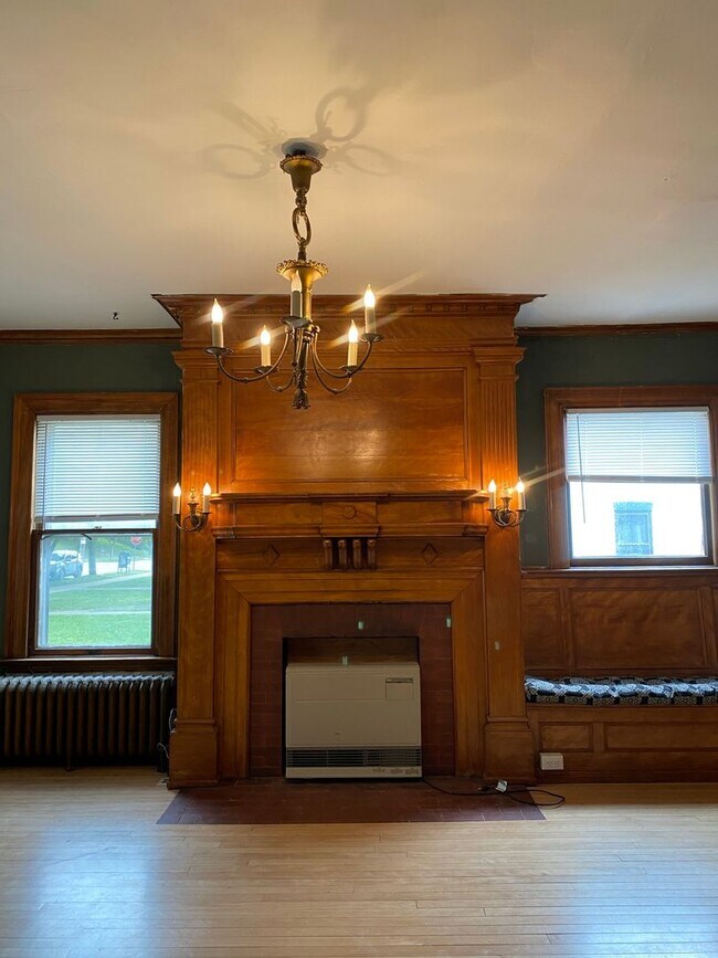 Building Photo - 207 S Union St