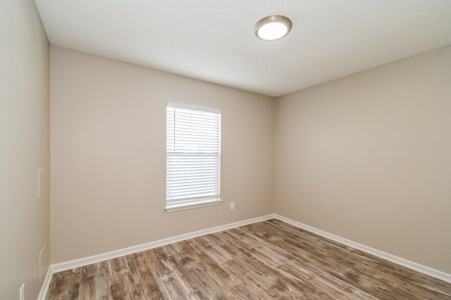 Building Photo - 1630 Farm Way