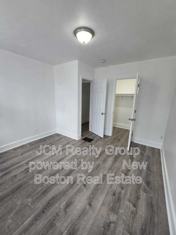 Building Photo - 128 Shawmut St