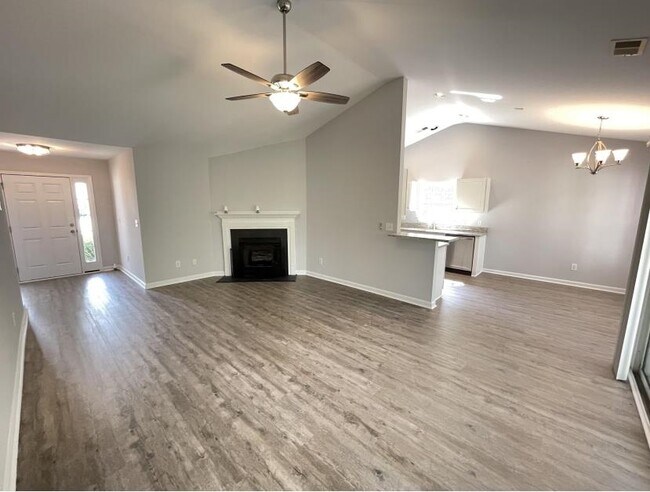 Building Photo - 4996 Southgate Pkwy