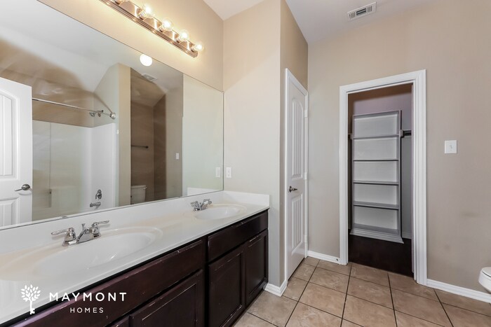 Building Photo - 12513 Fenway Ct