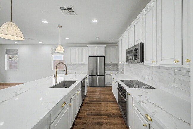Building Photo - 6954 W Maya Way