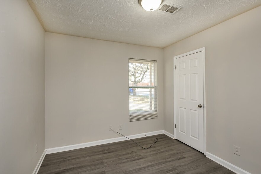 Building Photo - 4964 Galbraith Cir