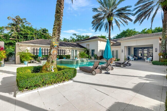 Building Photo - 17070 Royal Cove Way