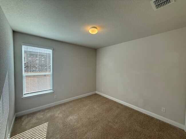 Building Photo - Stunning 4x3 Rental Home in Bulverde, TX!