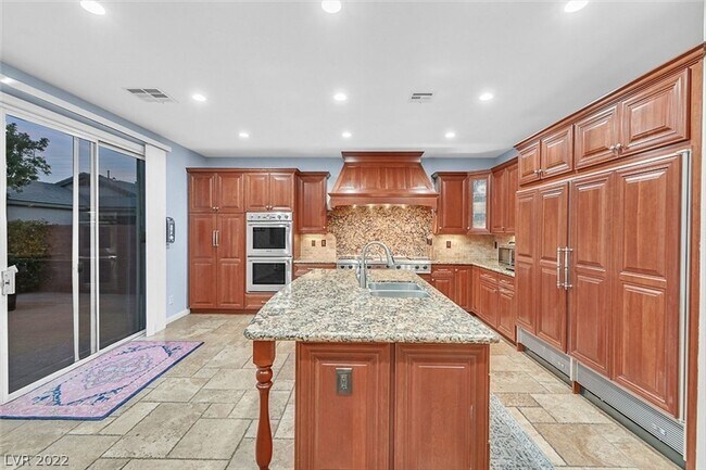 Building Photo - **COMING SOON** UPGRADED 5BD/3.5BA SUMMERLIN HOME W/ POOL!