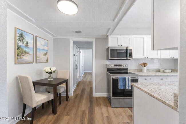 Building Photo - 1821 San Marco Blvd