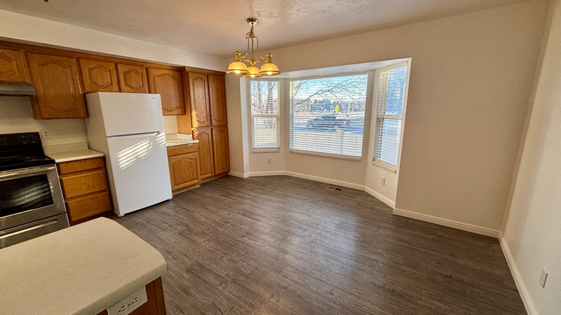 Building Photo - 631 W 20 N