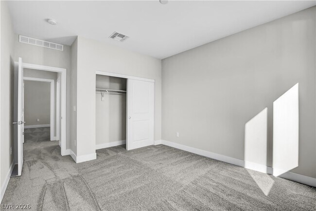 Building Photo - 6360 Pipers Brk Ln