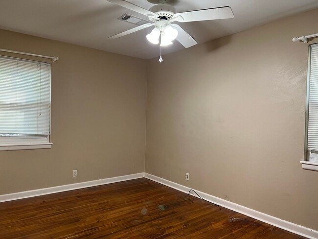 Building Photo - 22 Fairmont Dr